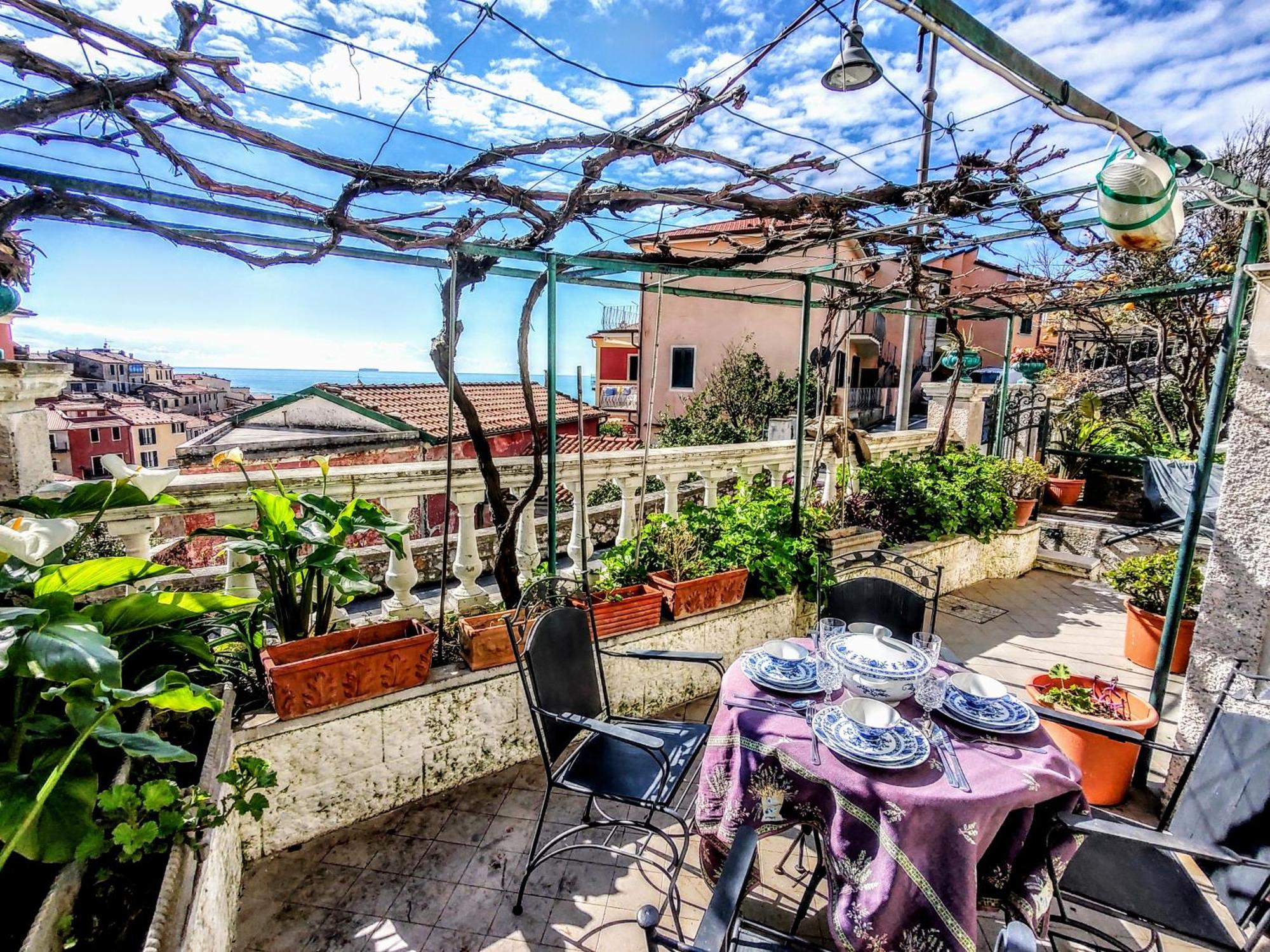 -La Terrazza Nel Vigneto- Golfo Dei Poeti Daire Tellaro Dış mekan fotoğraf